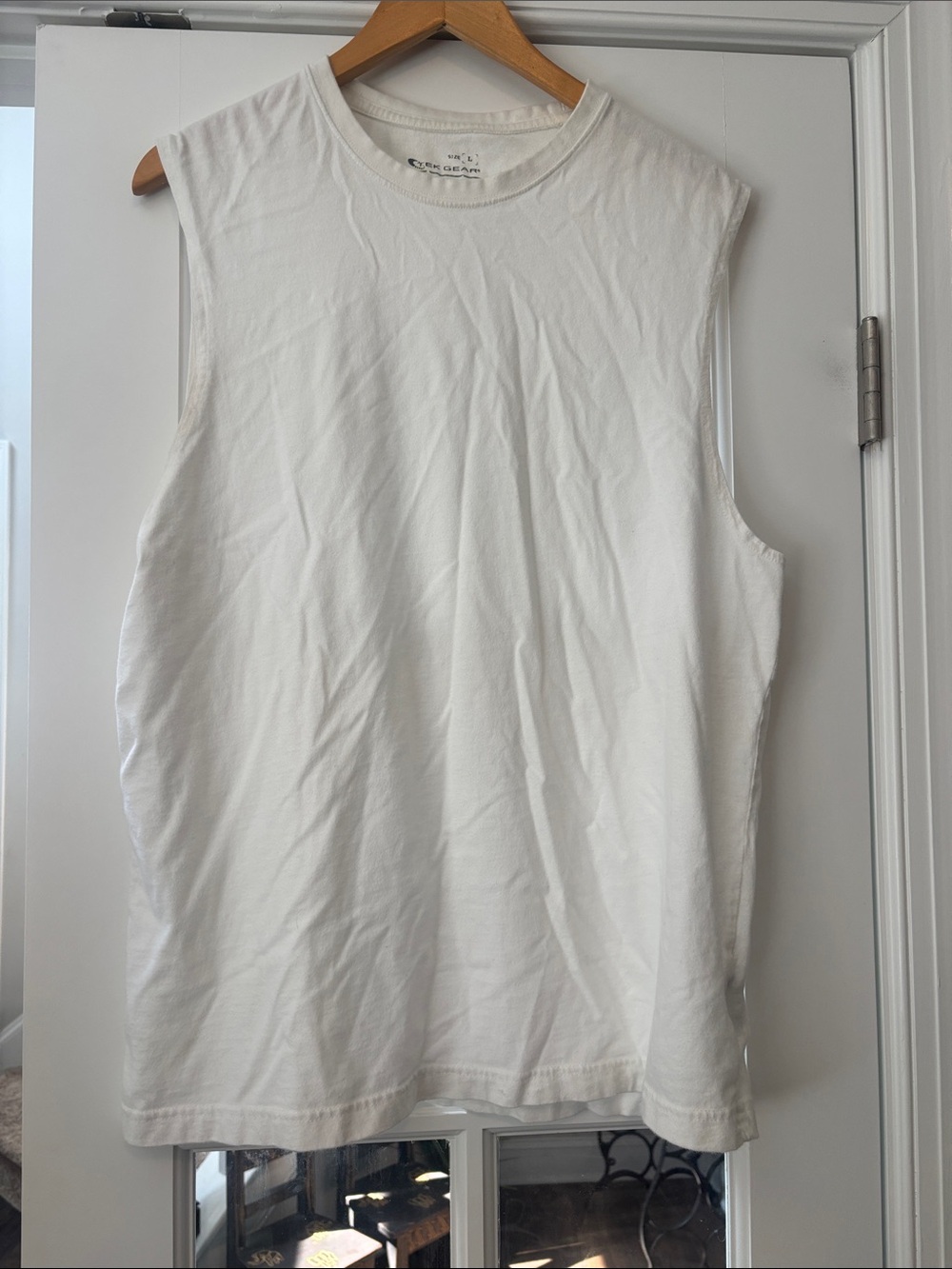 tek gear Men's White Sleeveless Tank Top